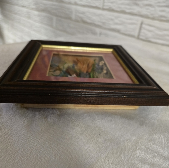 Vintage framed dried flower shadow box - Picture 5 of 8